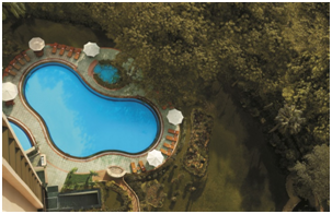 eros-hotel-swimming-pool